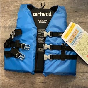 🆕 NWT youth life jacket
